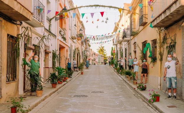 150 Casas De Potries Se Unen Y Decoran Calles Y Fachadas En El Festival